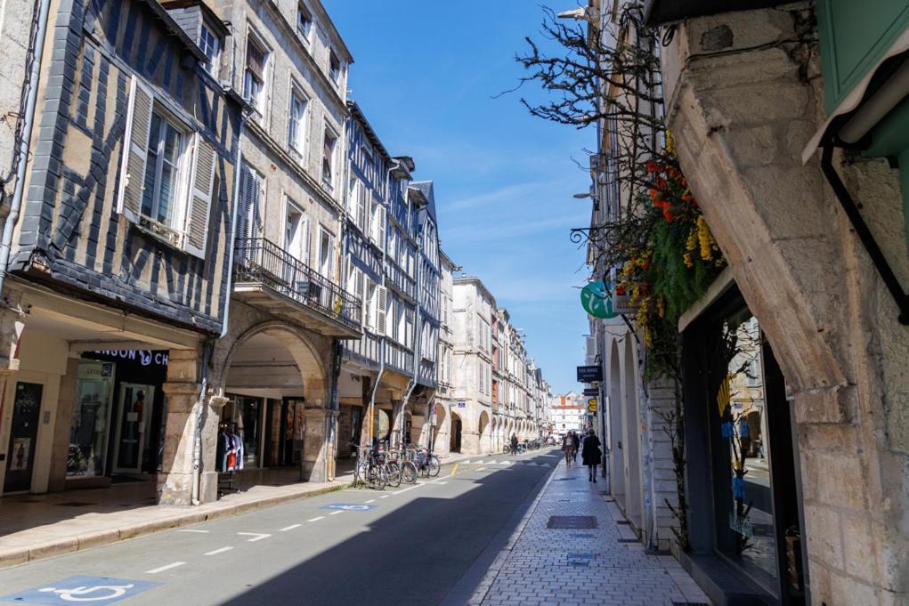 L'Appartement : Location Les Merciers. ลาโรแชล ภายนอก รูปภาพ